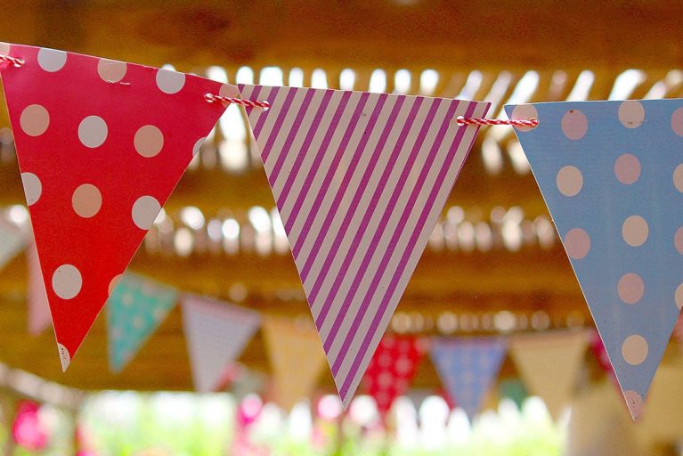 Banderines para decorar eventos, fiestas infantiles y cumpleaños.